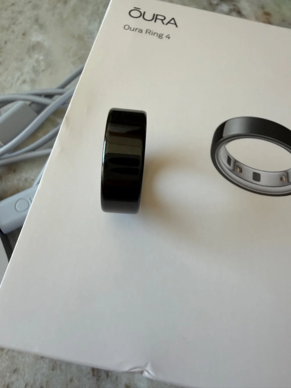 Oura Ring 4 in Black with Charger Size 7